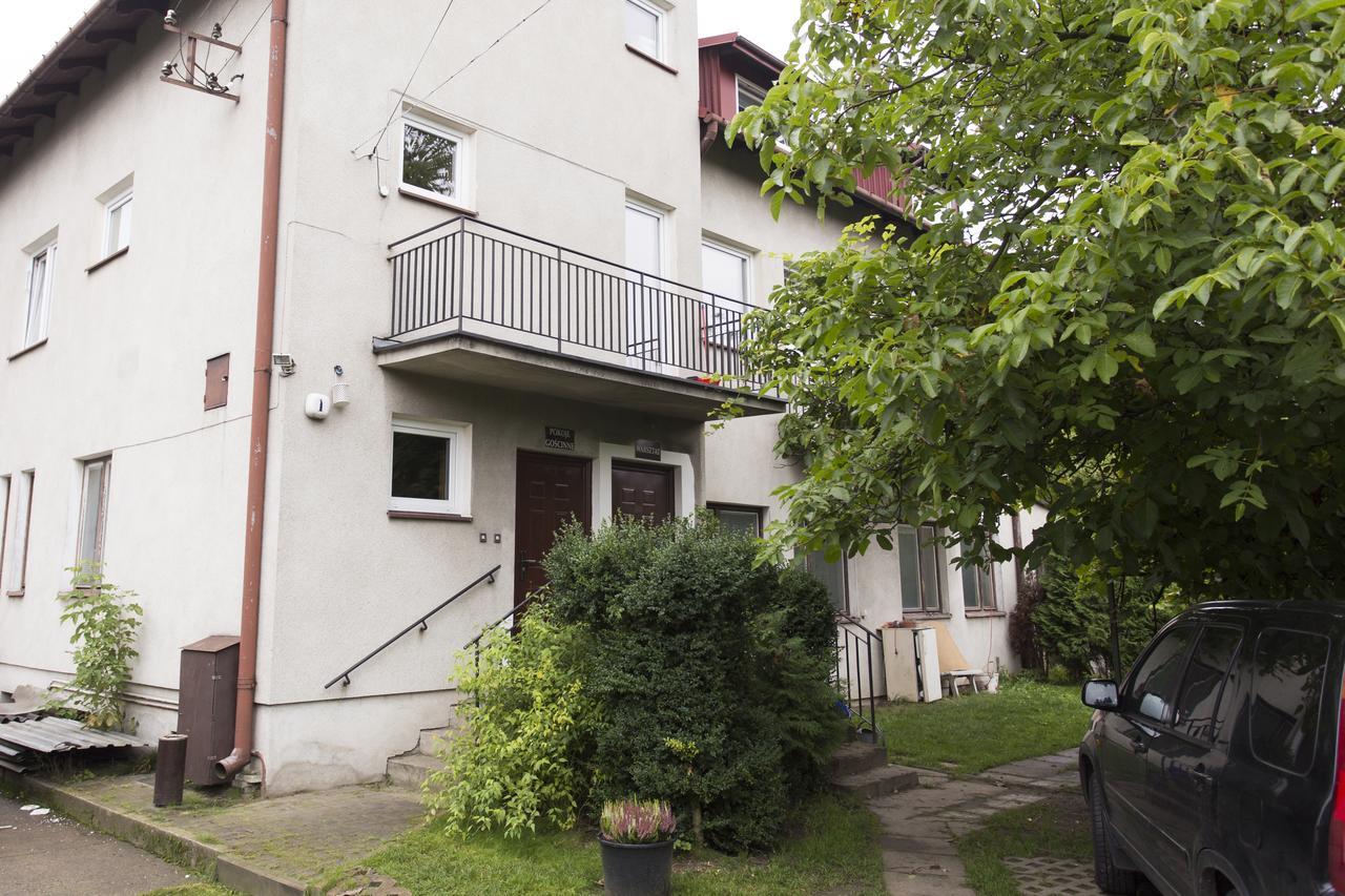 Rent0Nline Brwinow Rooms Exterior photo
